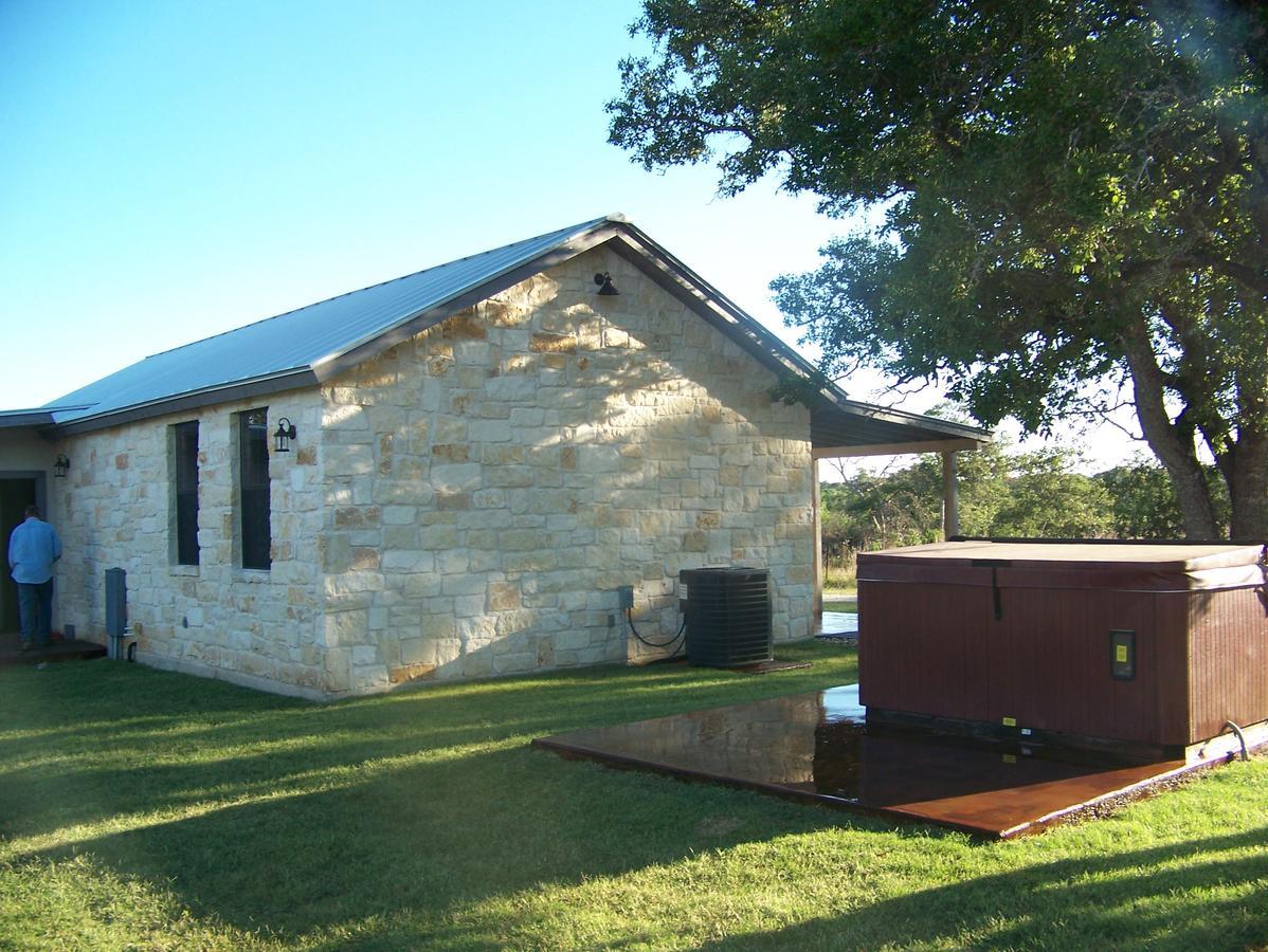 Breezy Hills Cottages - Hill Top Cottage Fredericksburg Exterior photo