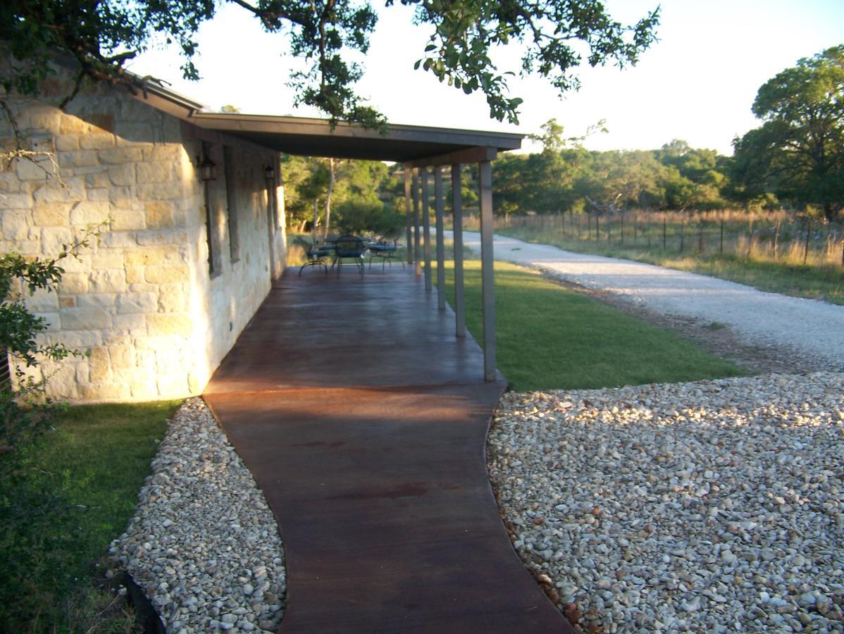 Breezy Hills Cottages - Hill Top Cottage Fredericksburg Exterior photo