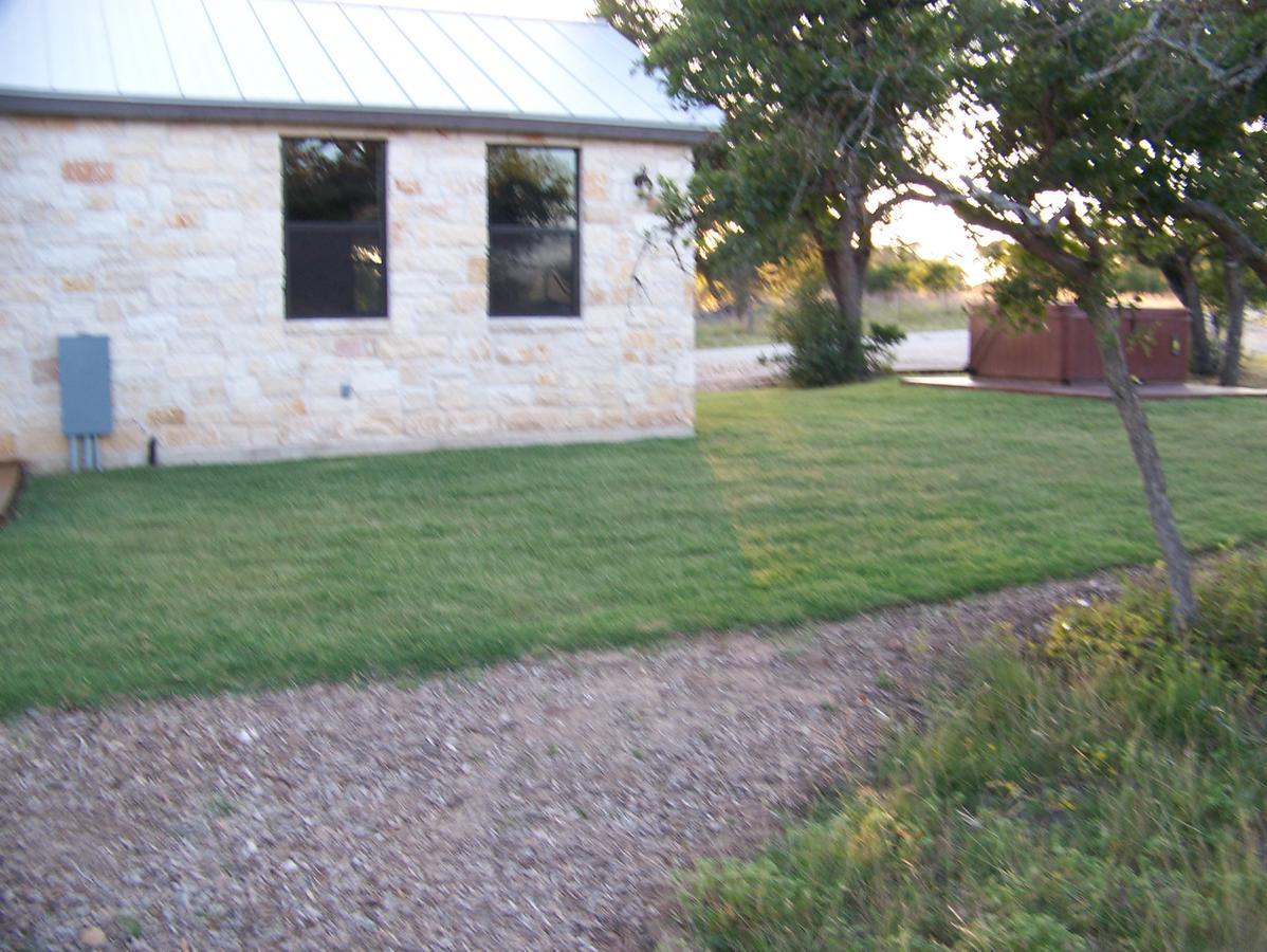 Breezy Hills Cottages - Hill Top Cottage Fredericksburg Exterior photo